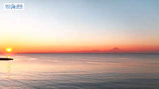 【その他】海と日没と富士山